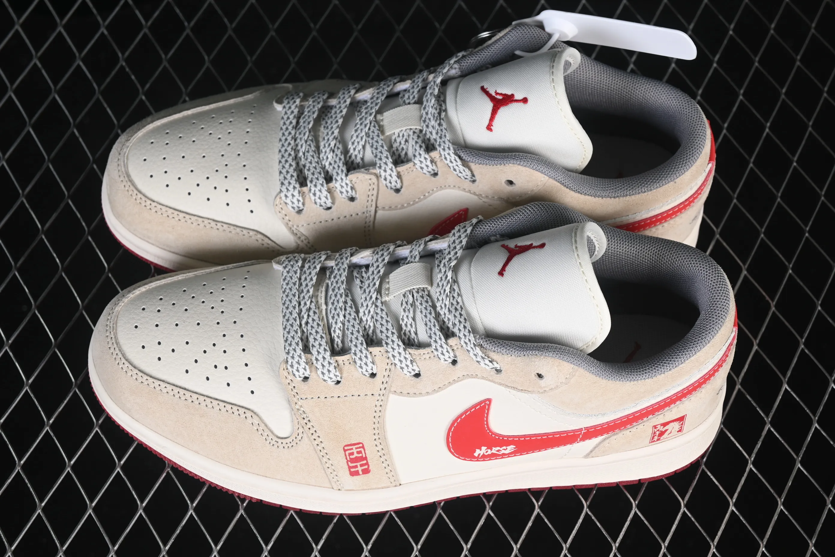 All categories Air Jordan Jordan series basketball shoes Air Jordan 1 Low high-end customized low-top sneakers Air Jordan 1 Low AJ1 Joe 1 national trend new start good luck high-end customized low-top retro basketball shoes JY6988-139